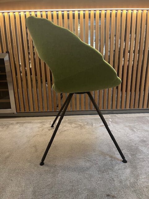 Esstischstuhl gepolstert und feststehend Esstischstuhl gepolstert und feststehend